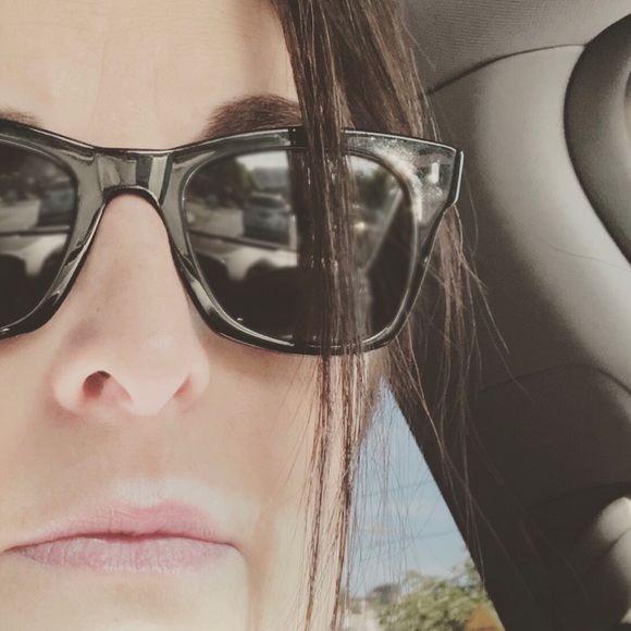 Meet your Posher, Elizabeth - Picture 1 of 1